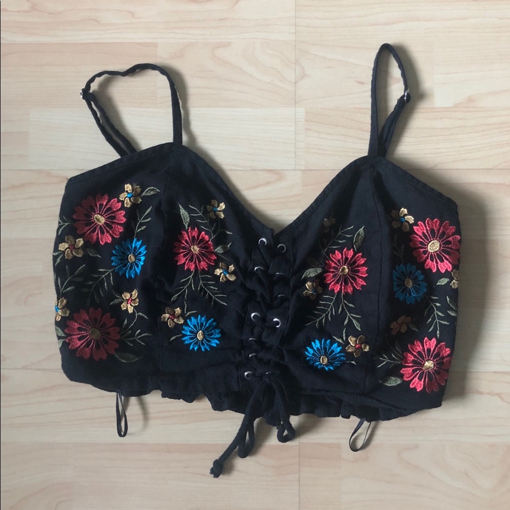 Floral cropped tank top